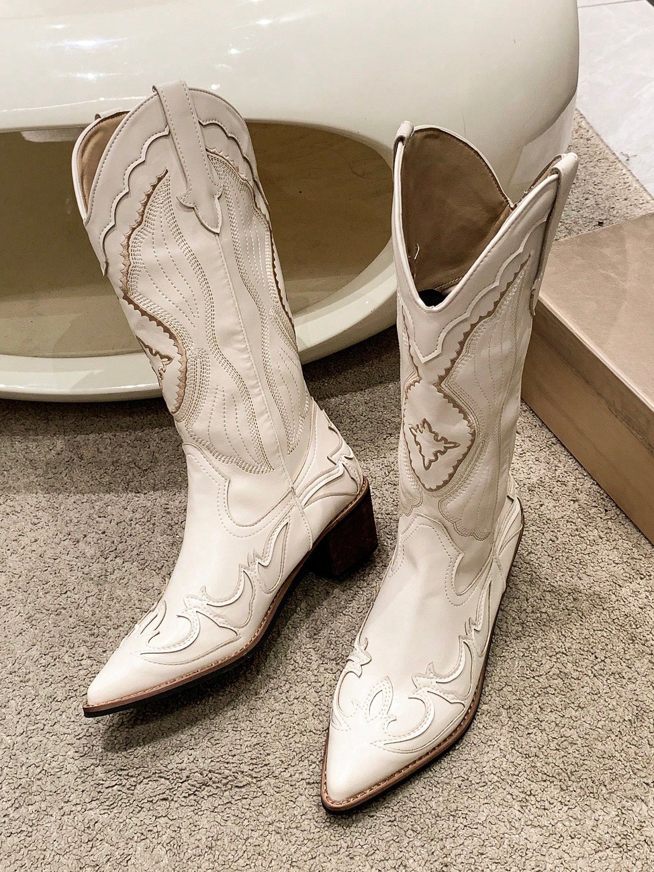Women's Vintage Western Boots With Embroidery, Fashionable For Outerwear Cowboy Boots Beige