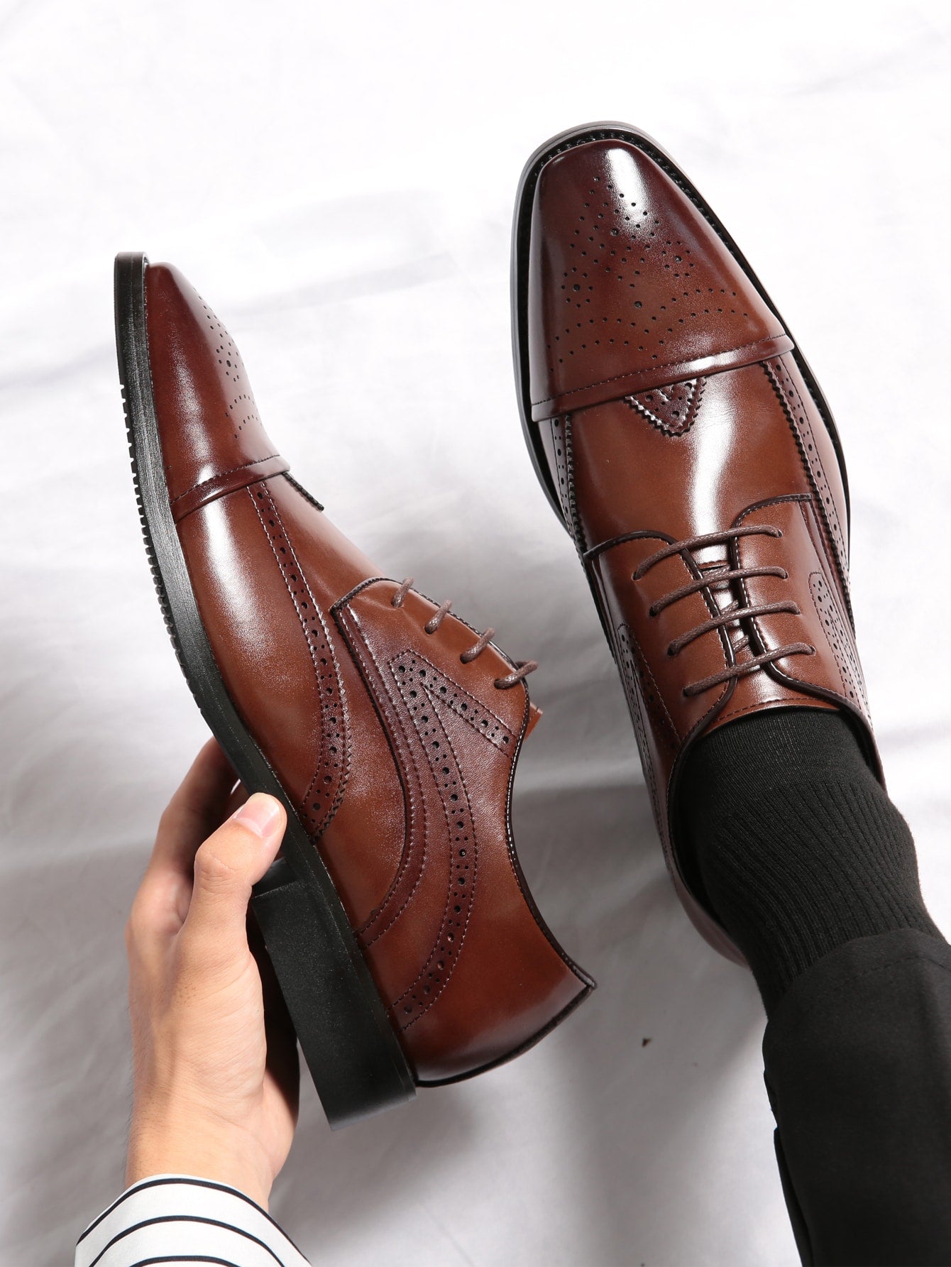 Men's Formal Brogue Carved PU Leather Shoes For Business Office, Saturday Night, Banquet, Wedding Party, Groom, Large Size, European And American Style Brown