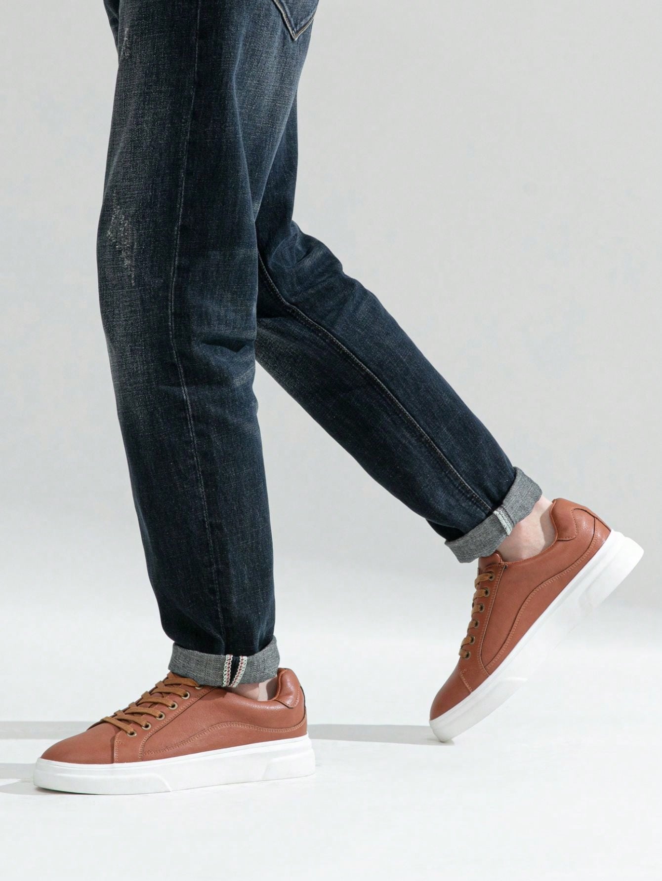 SHOESMALL Men's Fashion Minimalist Sneakers Classic Casual Skate Shoes For Men Stylish Soft White Sports Shoes Men's Dress Sneakers BMY5011A-brown