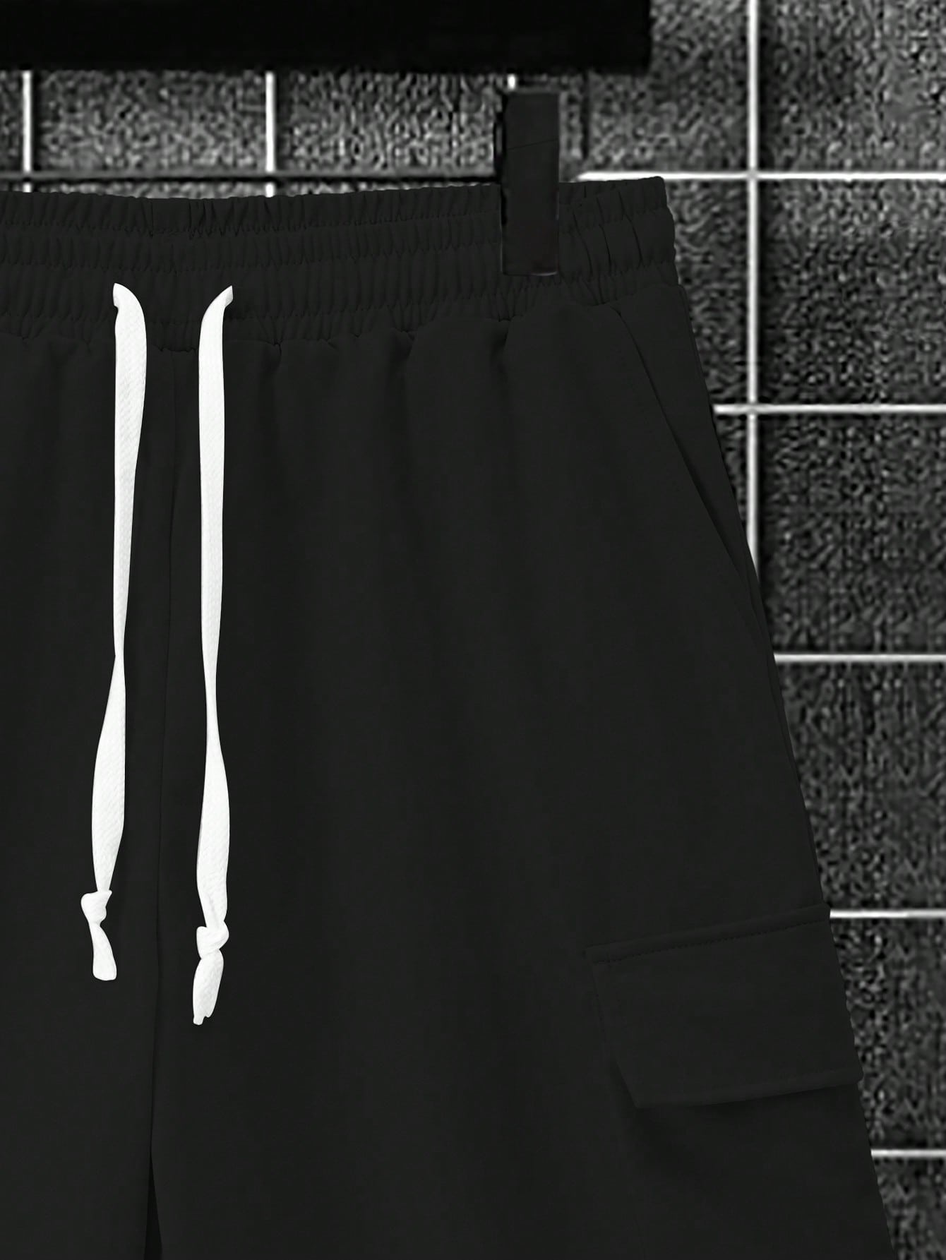 Manfinity Homme Men's Solid Color Short Sleeve Round Neck T-Shirt And Drawstring Waist Shorts 2pcs/Set Black