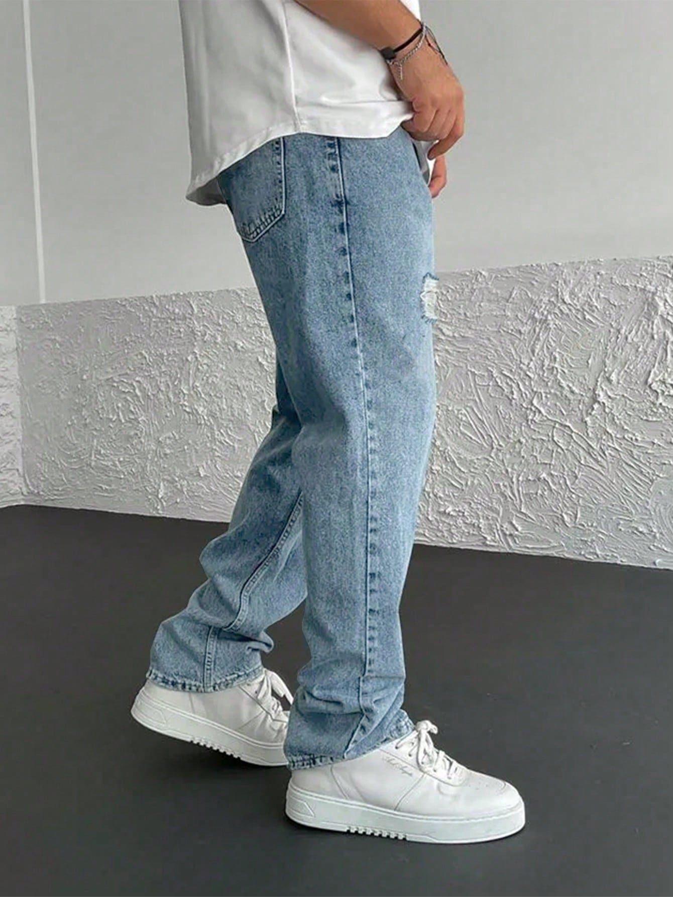 Men Ripped Straight Leg Jeans Light Wash