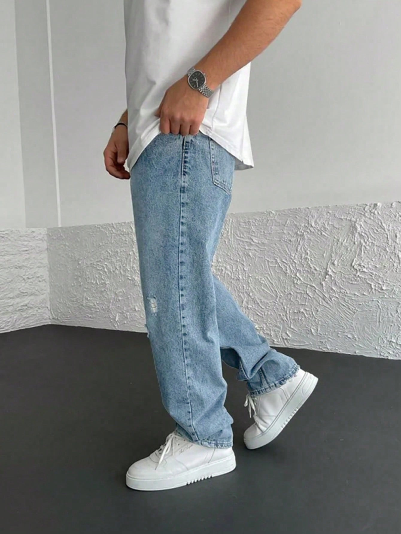 Men Ripped Straight Leg Jeans Light Wash