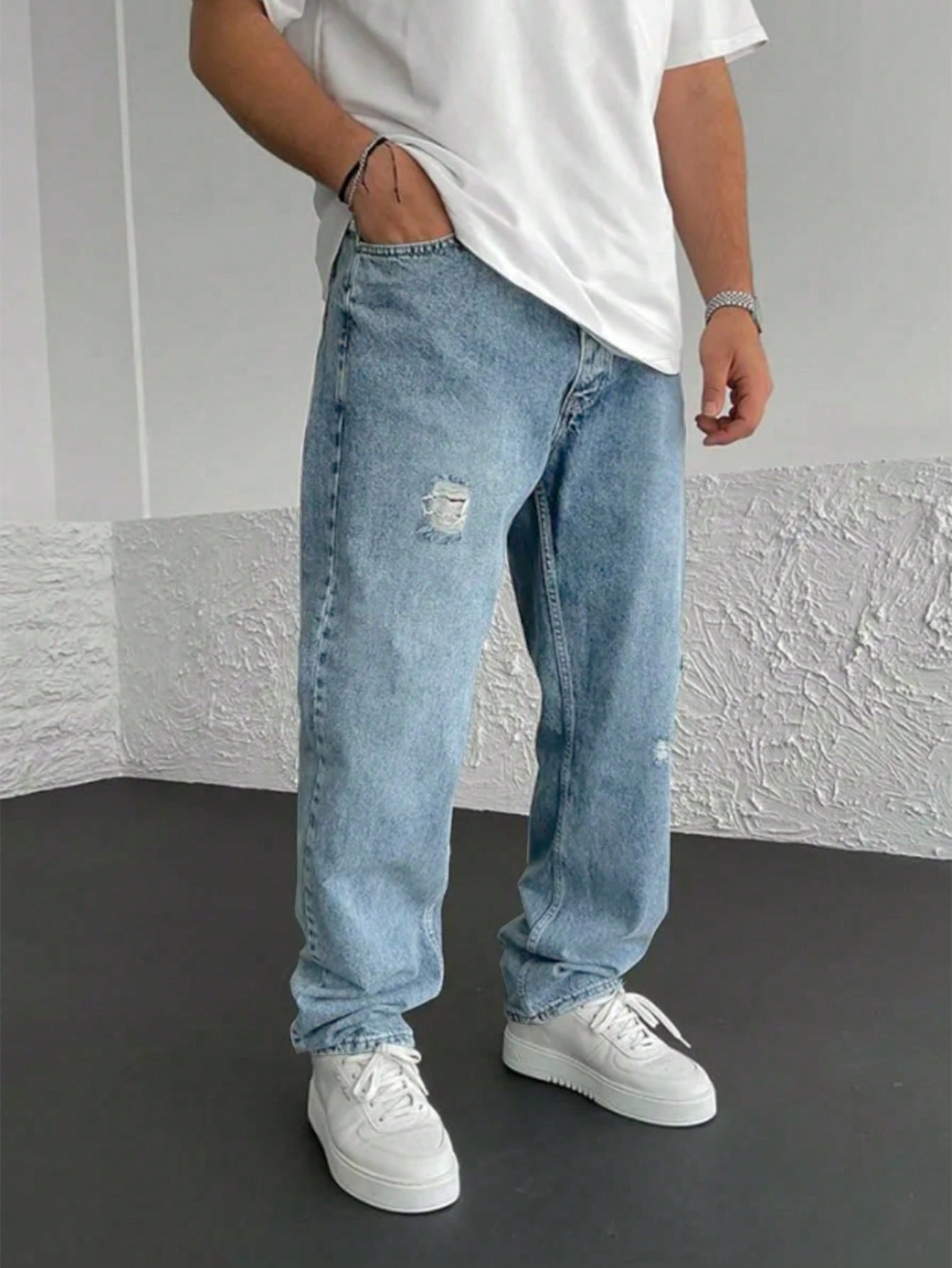 Men Ripped Straight Leg Jeans Light Wash