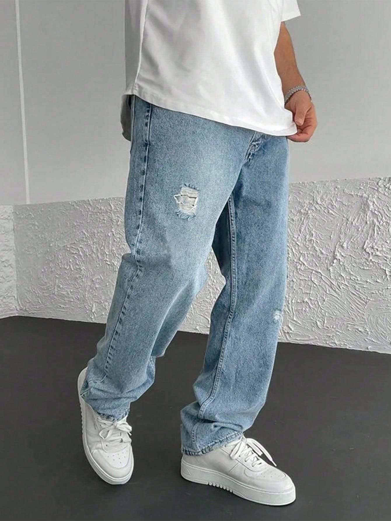 Men Ripped Straight Leg Jeans Light Wash