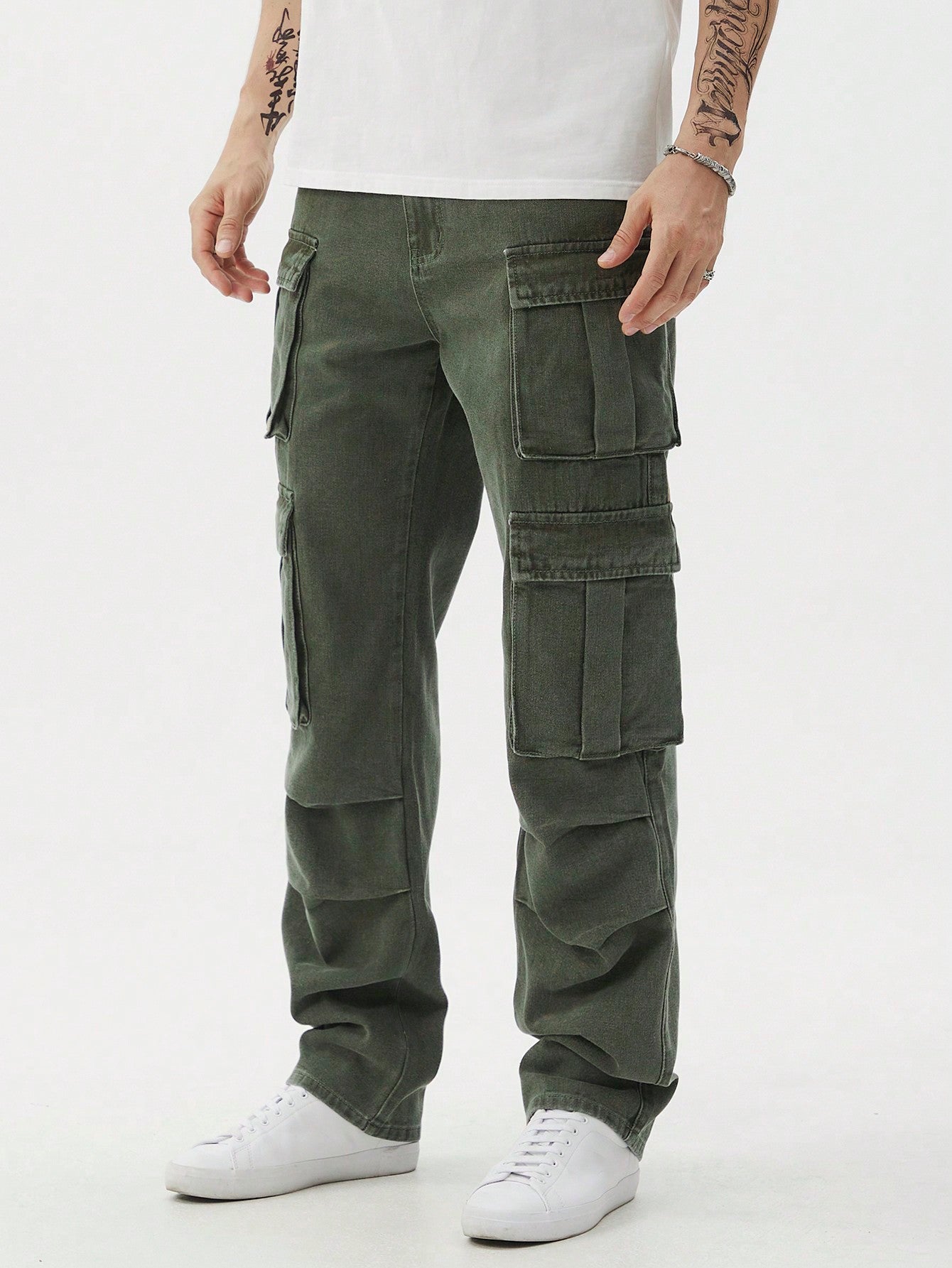 Manfinity EMRG Men Casual Washed Denim Cargo Pants, Plain Olive Green Long Straight Leg Washed Cargo Jeans, For Husband, Boyfriend Gifts Army Green
