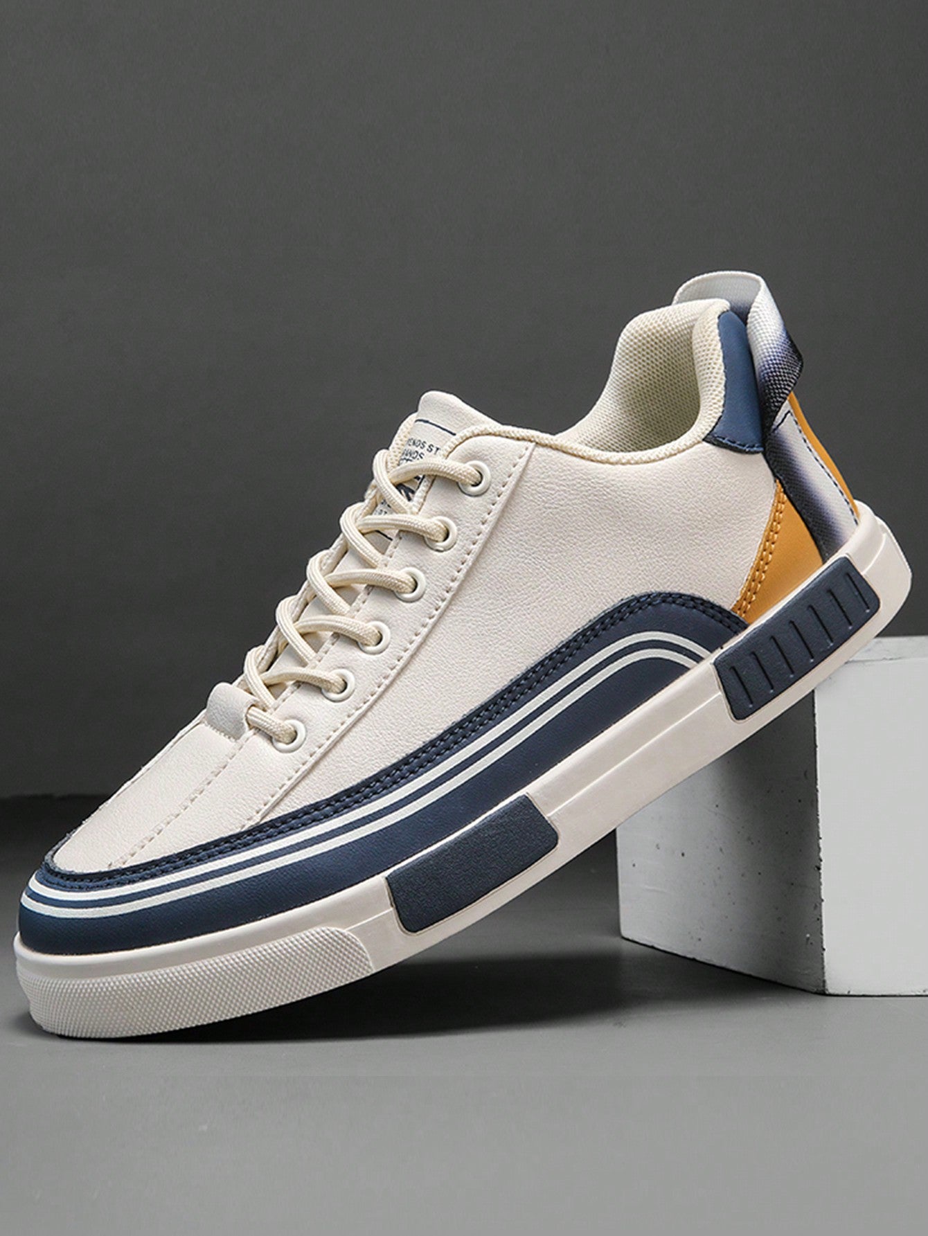 Men's Sport Shoes Summer New Leather Non-Slip Wear-Resistant Flat Comfortable Men's Skate Shoes Large Size 47 Outdoor Casual Men's Hiking Shoes Fashion Luxury Men's Flat Slip-On Sport Shoes Deodorizing Casual Leather Sport Men's Skateboard Shoes Beige