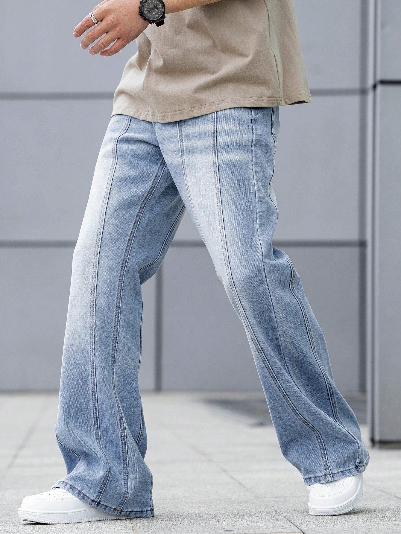 1pc Men Casual Light Washed Flare Leg Denim Jeans Light Wash