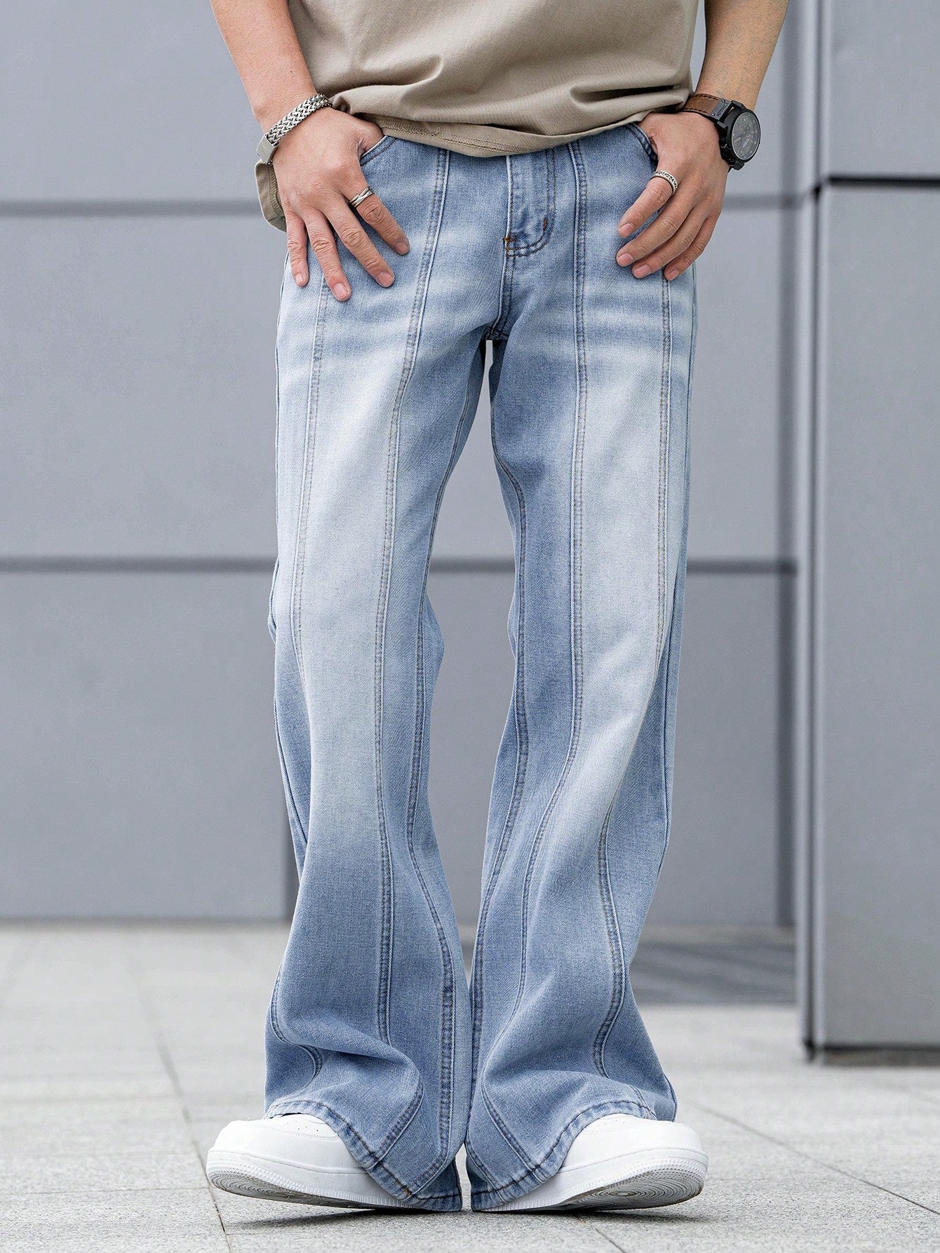 1pc Men Casual Light Washed Flare Leg Denim Jeans Light Wash
