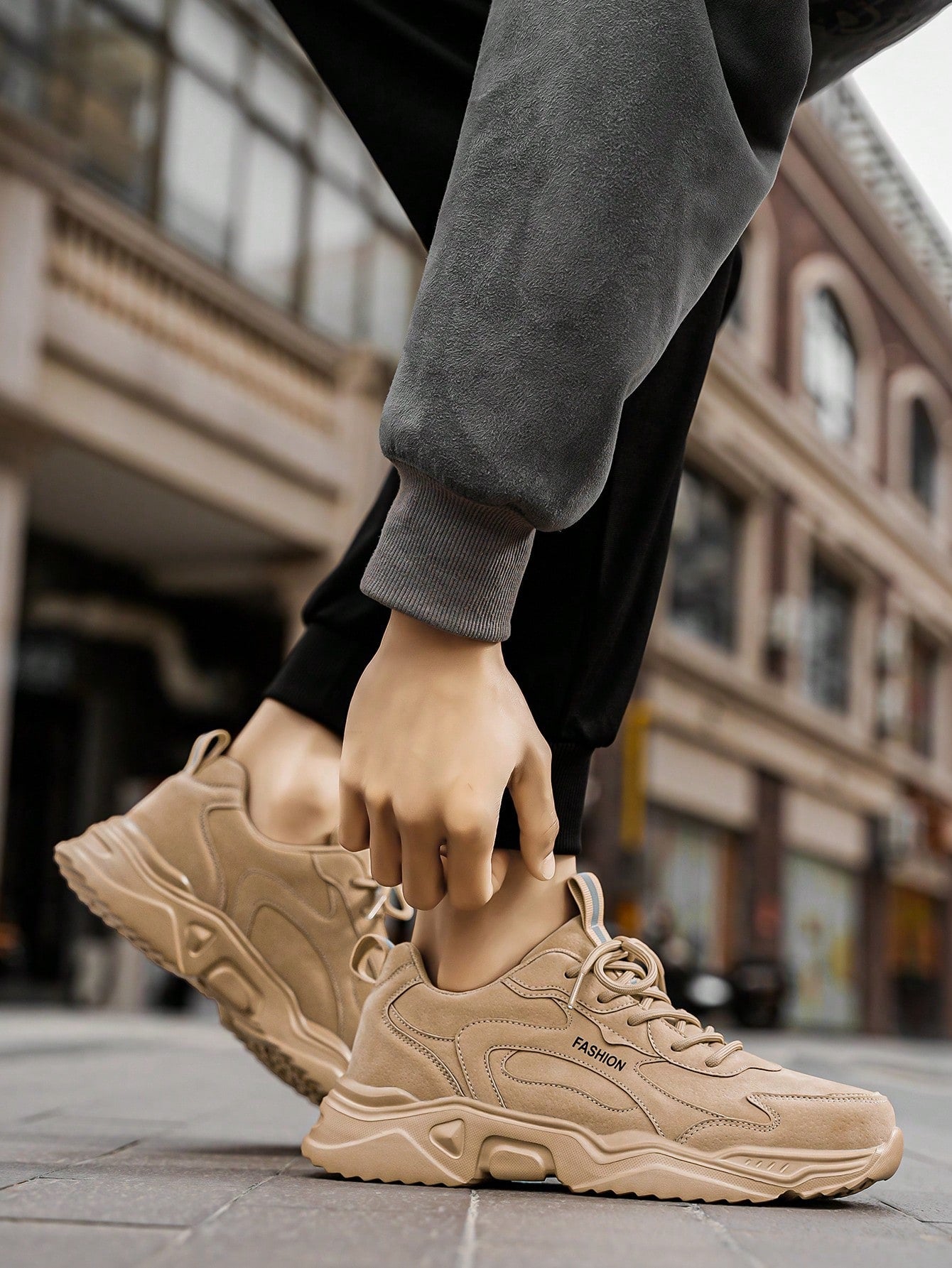 Men's Letter Print Spliced Lightweight Breathable Anti-Slip Hiking Shoes, Fashionable Men Sports Shoes & Casual Khaki