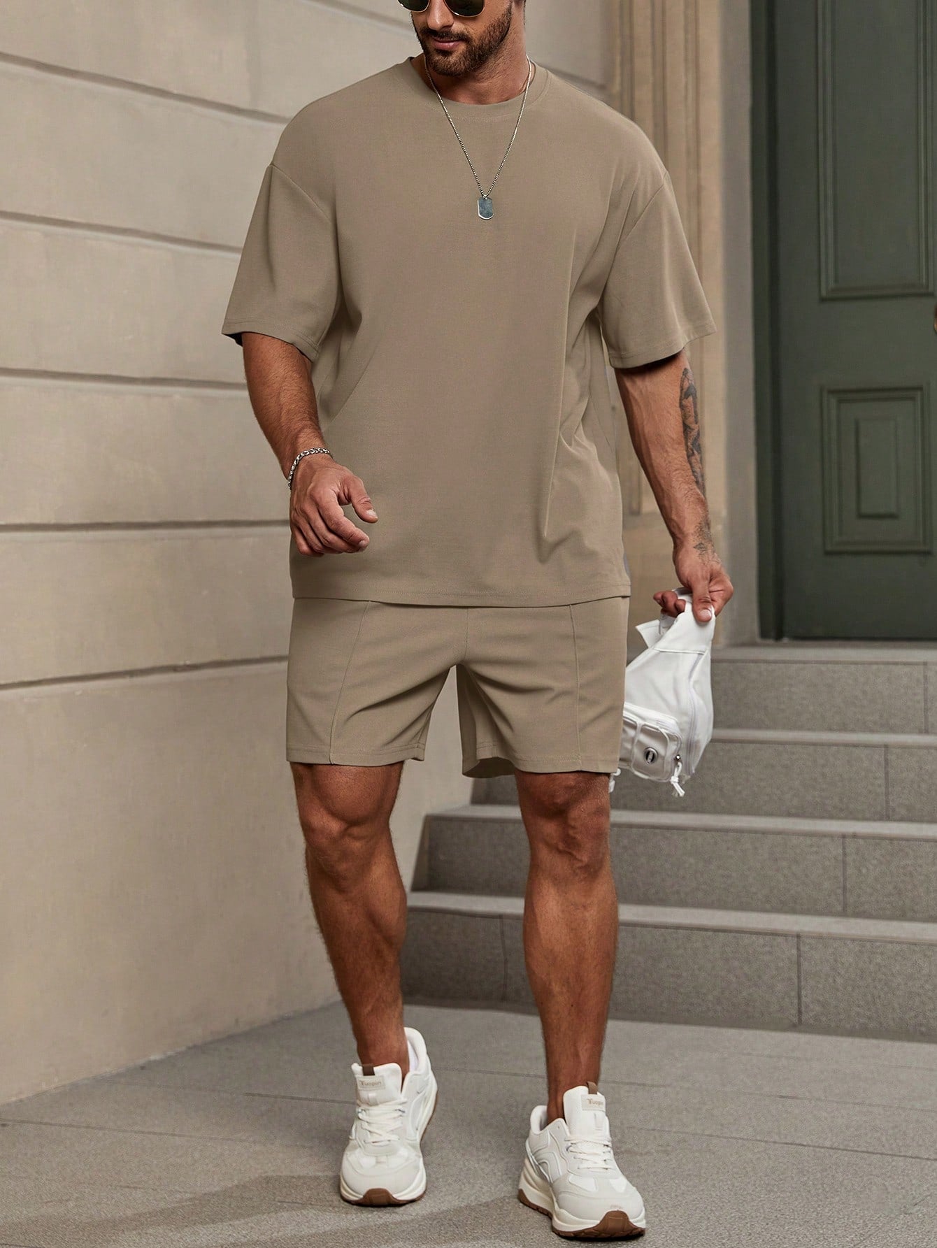 Manfinity Homme Men's Solid Loose Tee & Drawstring Waist Shorts Khaki