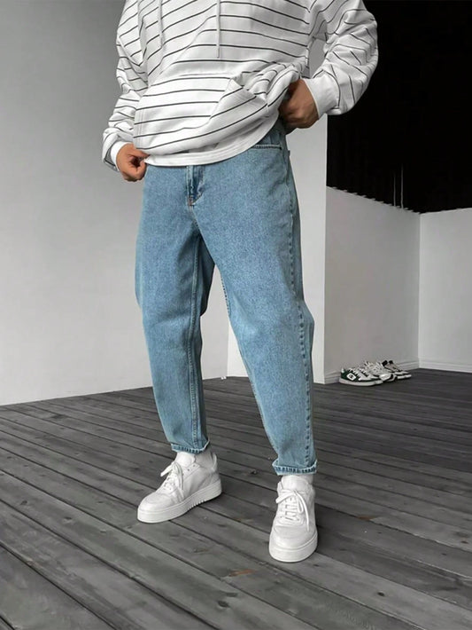 Men Slant Pocket Tapered Jeans Light Wash