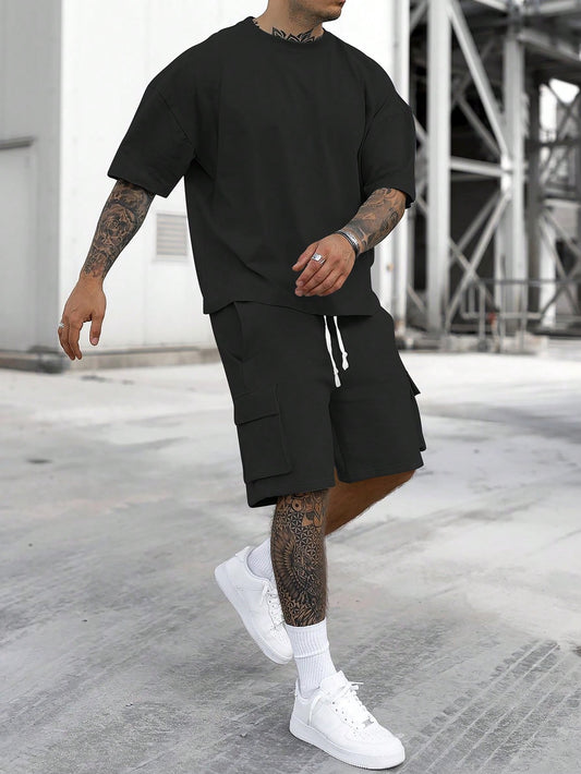 Manfinity Homme Men's Solid Color Short Sleeve Round Neck T-Shirt And Drawstring Waist Shorts 2pcs/Set Black