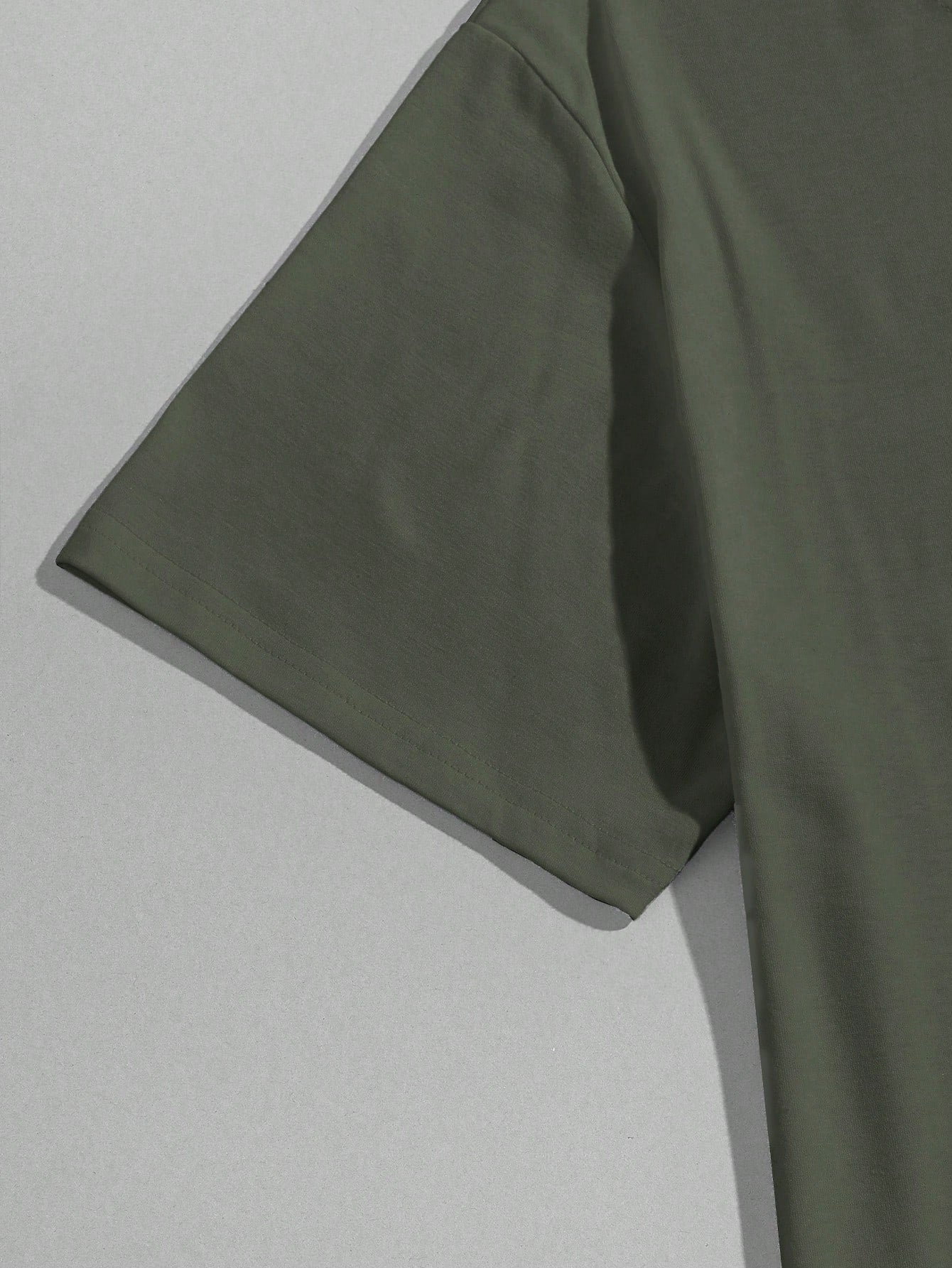 Manfinity Homme Men's Solid Color Round Neck Short Sleeve Casual T-Shirt Army Green