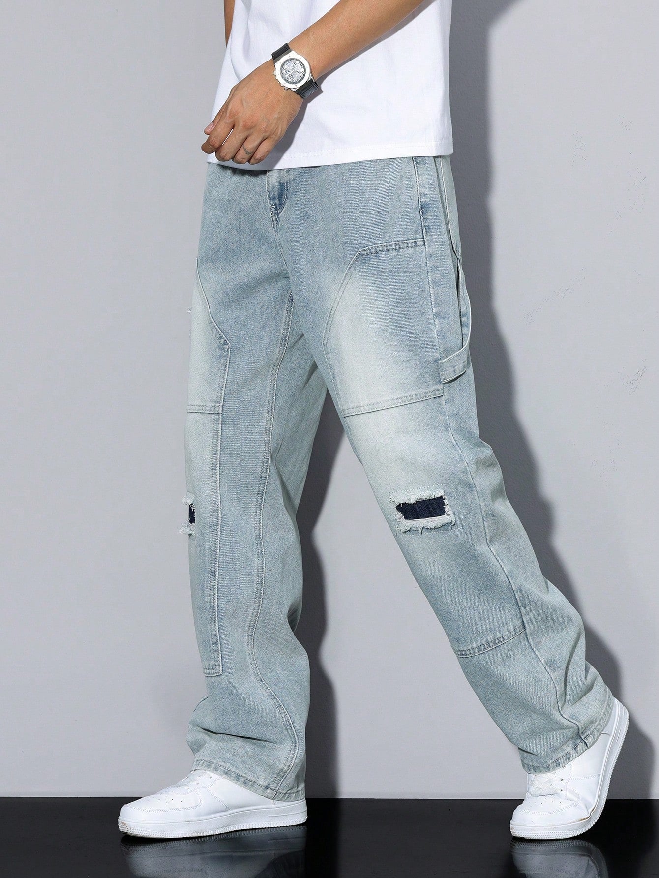 Manfinity RivetRise Men's Simple Ripped Pocket Jeans, Casual Daily Wear Light Wash