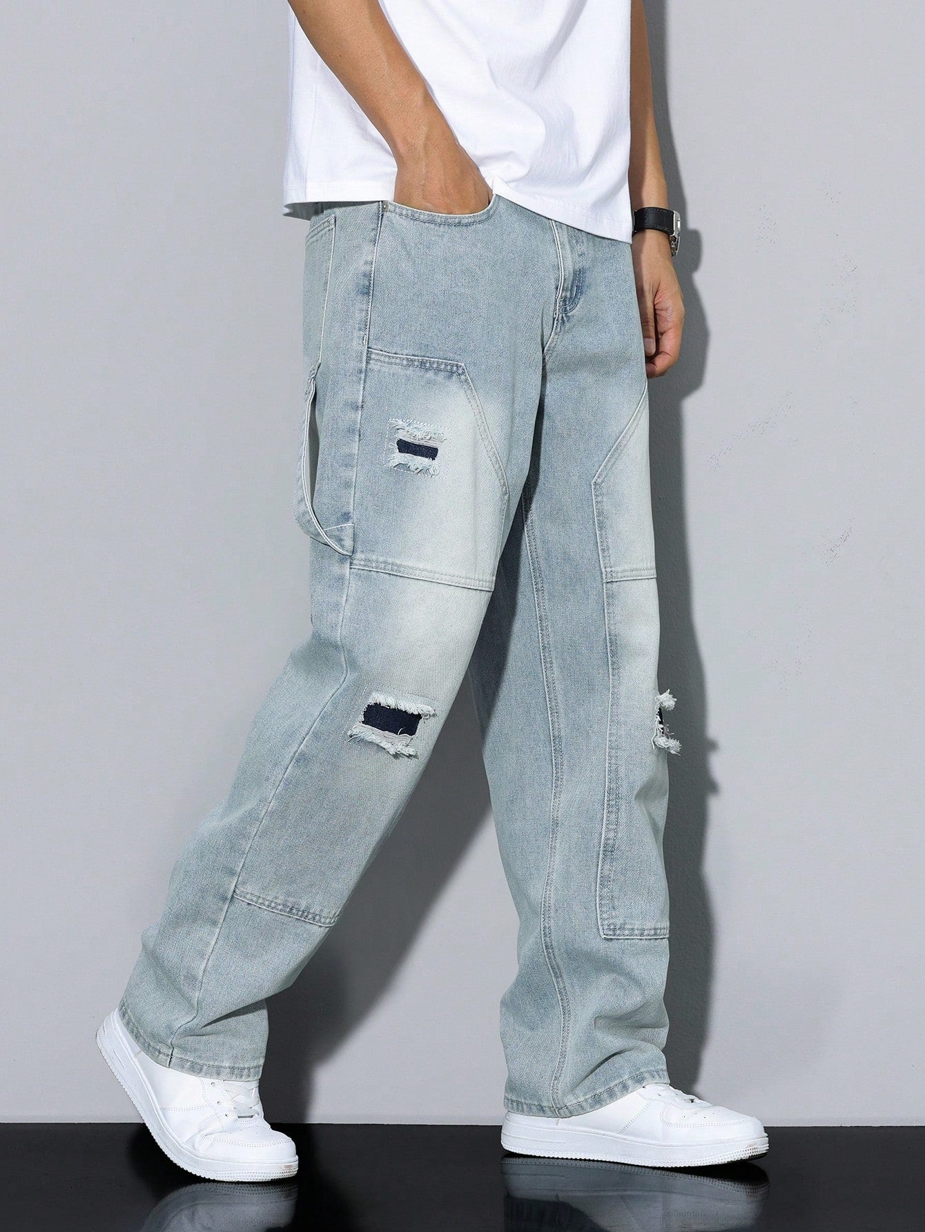 Manfinity RivetRise Men's Simple Ripped Pocket Jeans, Casual Daily Wear Light Wash