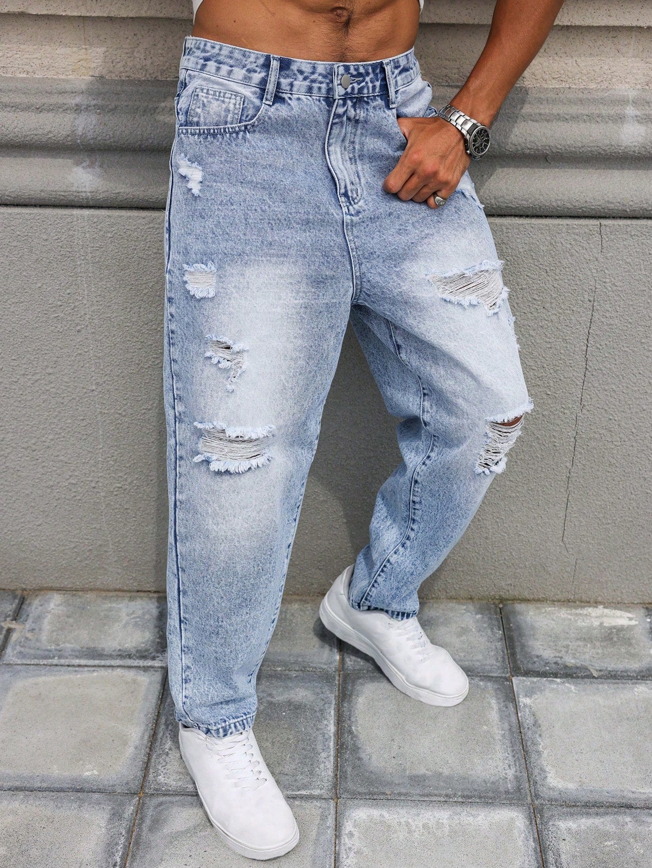 Manfinity EMRG Men's Loose Fit Ripped Washed Denim Jeans Light Wash